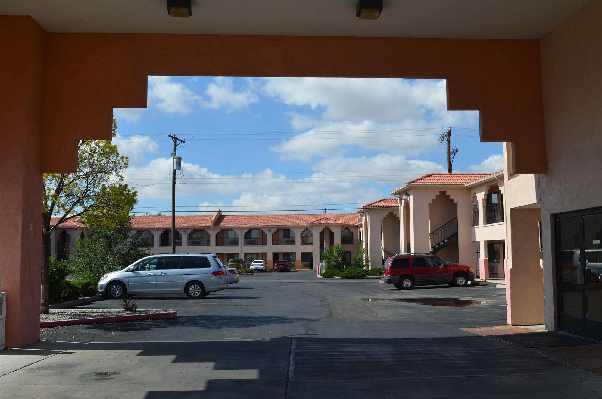 Luxury Inn Albuquerque Exterior photo