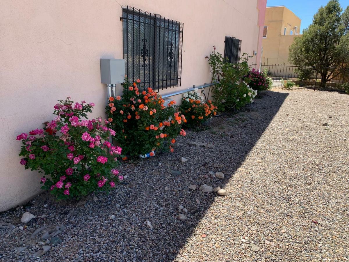 Luxury Inn Albuquerque Exterior photo