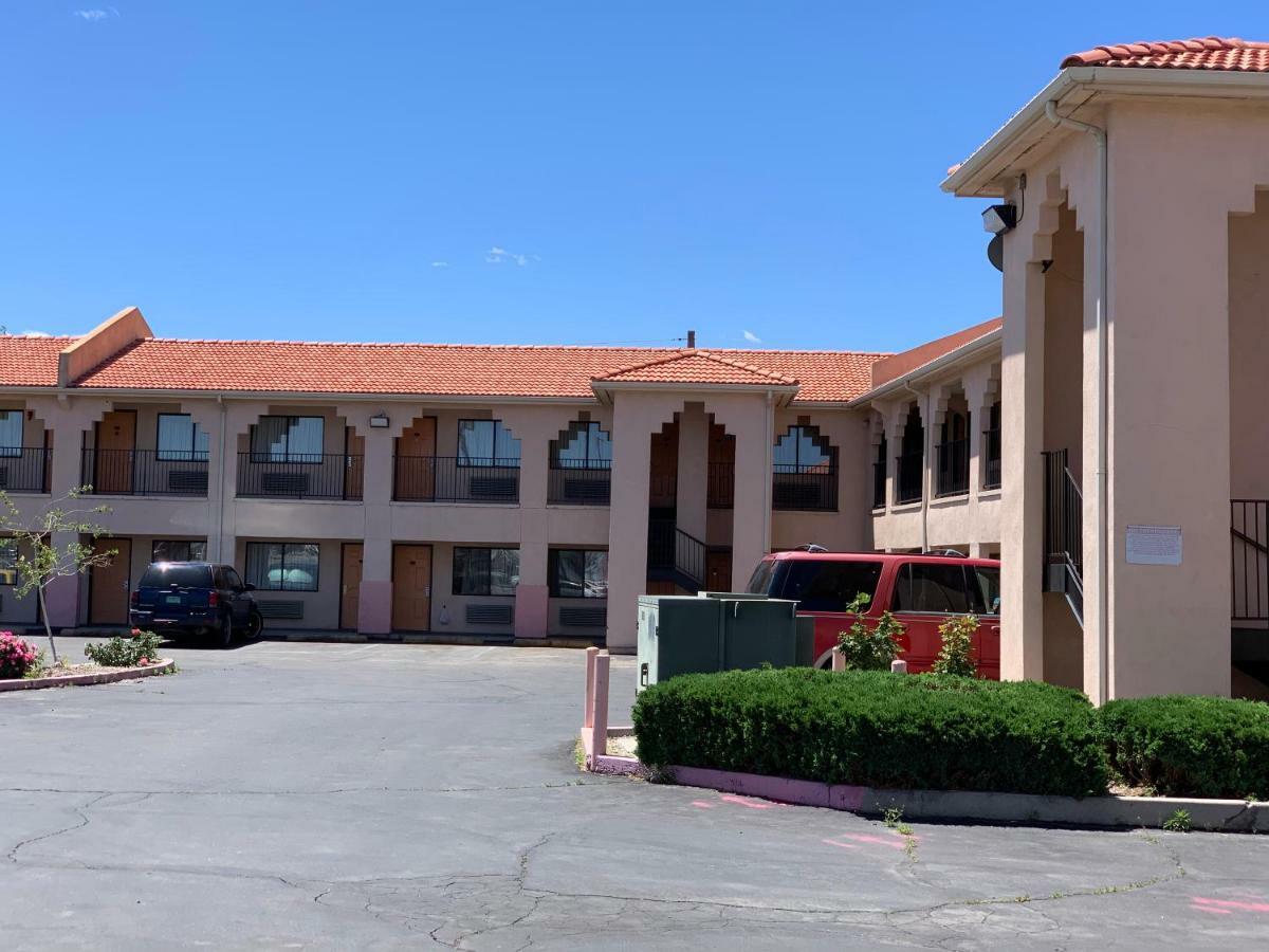 Luxury Inn Albuquerque Exterior photo